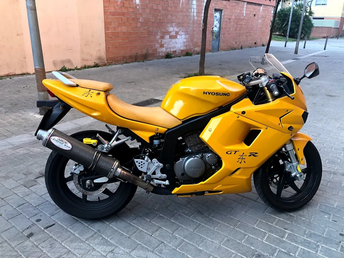 Moto Hyosung GT-R, amarillo, buen estado